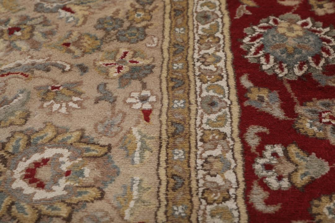 Ręcznie wiązany dywan Tabriz z czerwonym polem i misternym kwiatowym wzorem medalionu z Indii