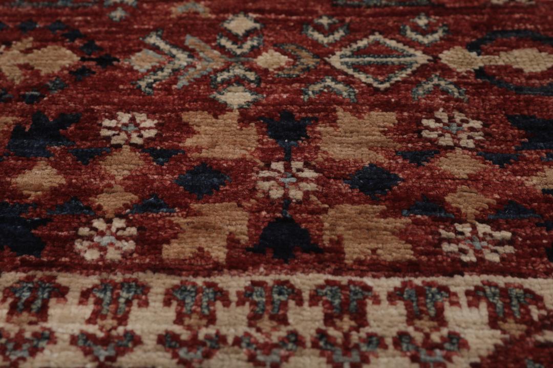 Mamluk-tæppe fra Afghanistan i mørkerøde og beige nuancer