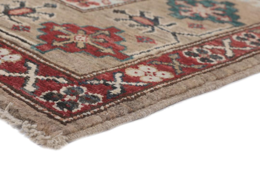 Handgeknüpfter Kazak Ariana Teppich mit traditionellen Mustern in Brauntönen aus Afghanistan