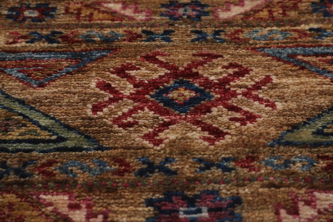 Covor Kazak Ariana înnodat manual din Afganistan cu câmp maro și motive geometrice