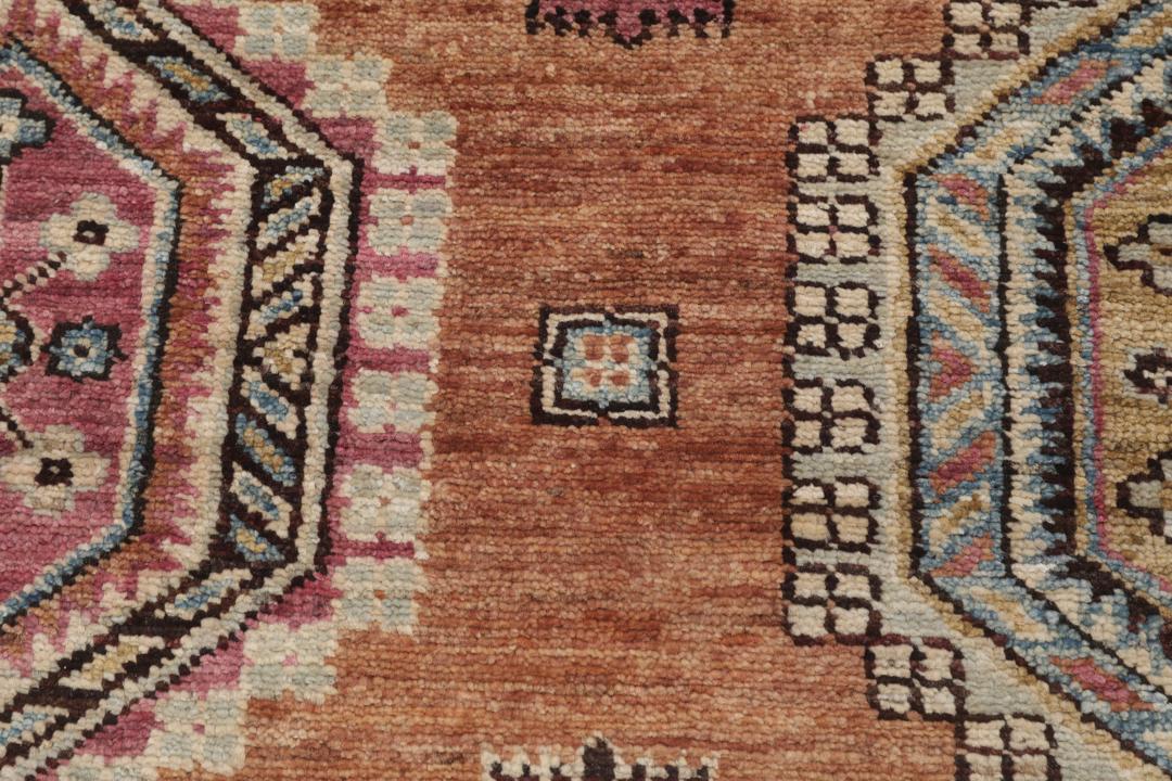 Covor Kazak Ariana înnodat manual din Afganistan cu un model geometric multicolor