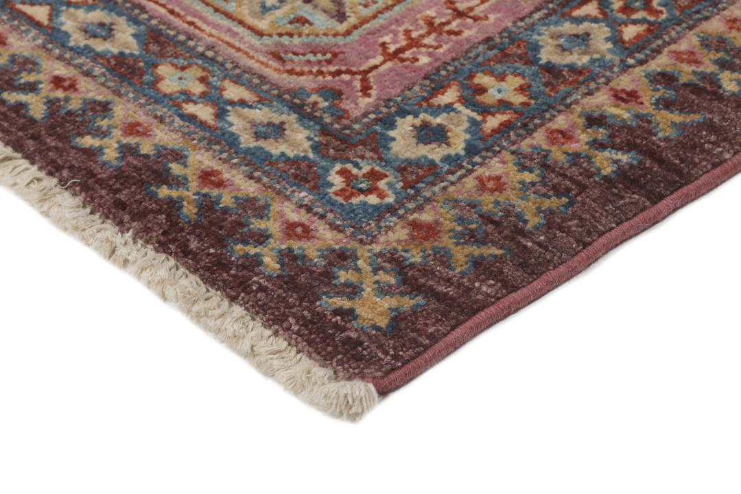 Covor Kazak afgan înnodat manual, de culoare roșu închis, cu modele geometrice de medalion