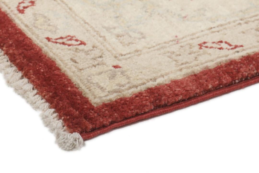 Covor afgan înnodat manual cu design floral roșu și margine crem