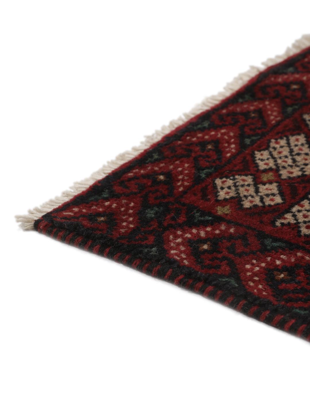 Håndknyttet Baluch-tæppe med røde og beige geometriske mønstre fra Mellemøsten