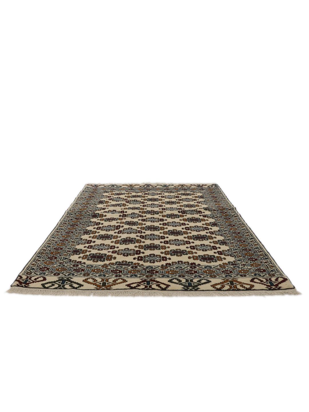 Handgeknoopt Turkaman-tapijt uit het Midden-Oosten in beige met herhalende motieven