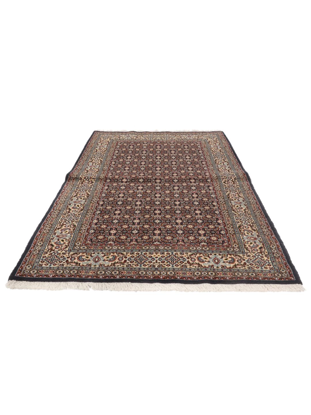 Handgeknoopt Moud-tapijt met traditionele motieven uit het Midden-Oosten in donkerrood en beige