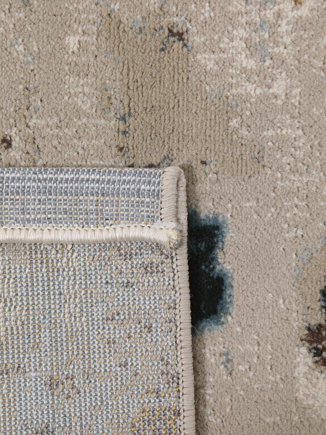 Tæppe med lav lugt i beige og mørkegrå