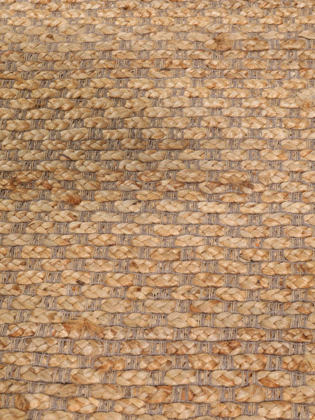 Handgeweven jute vloerkleed uit India in een natuurlijke beige kleur
