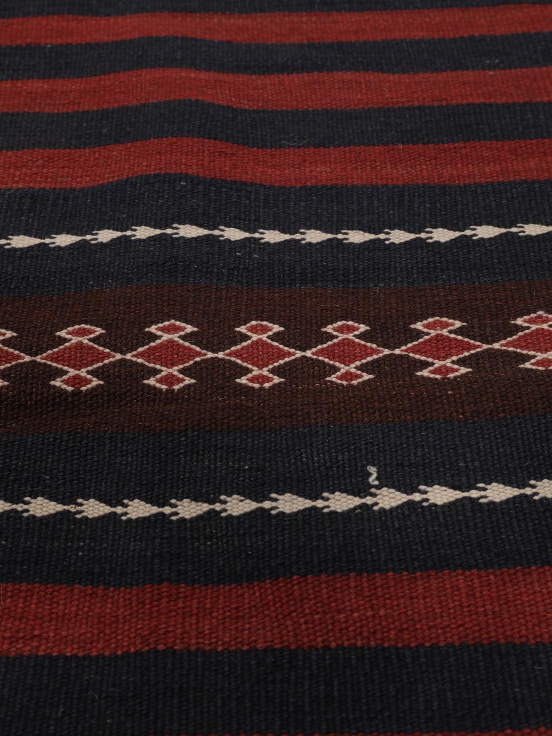 Vintage afghansk kelim-løber med stribet mønster i rødt og sort