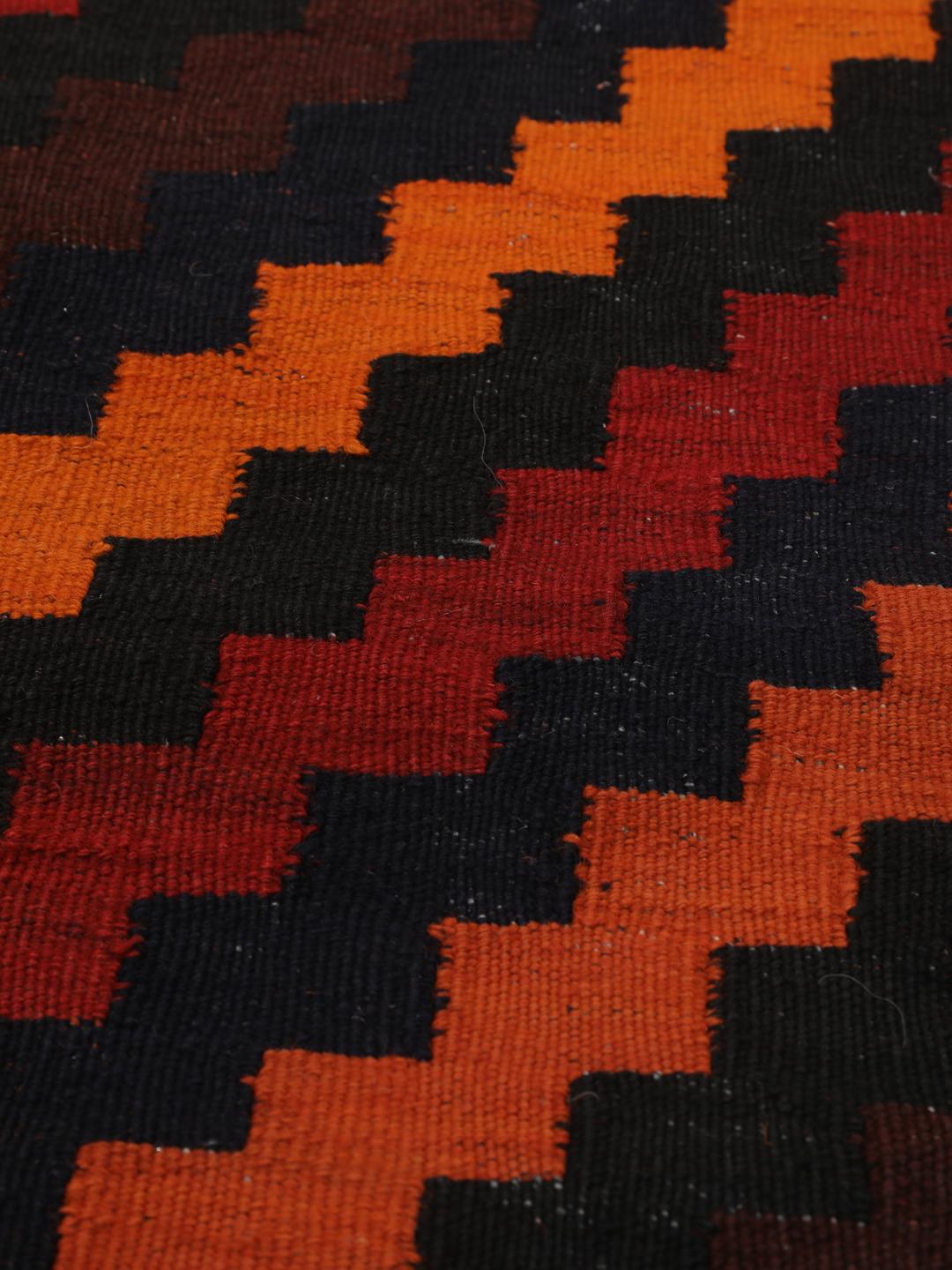 Chemin de table Kelim afghan tissé à la main avec un motif géométrique en losanges rouge foncé et orange