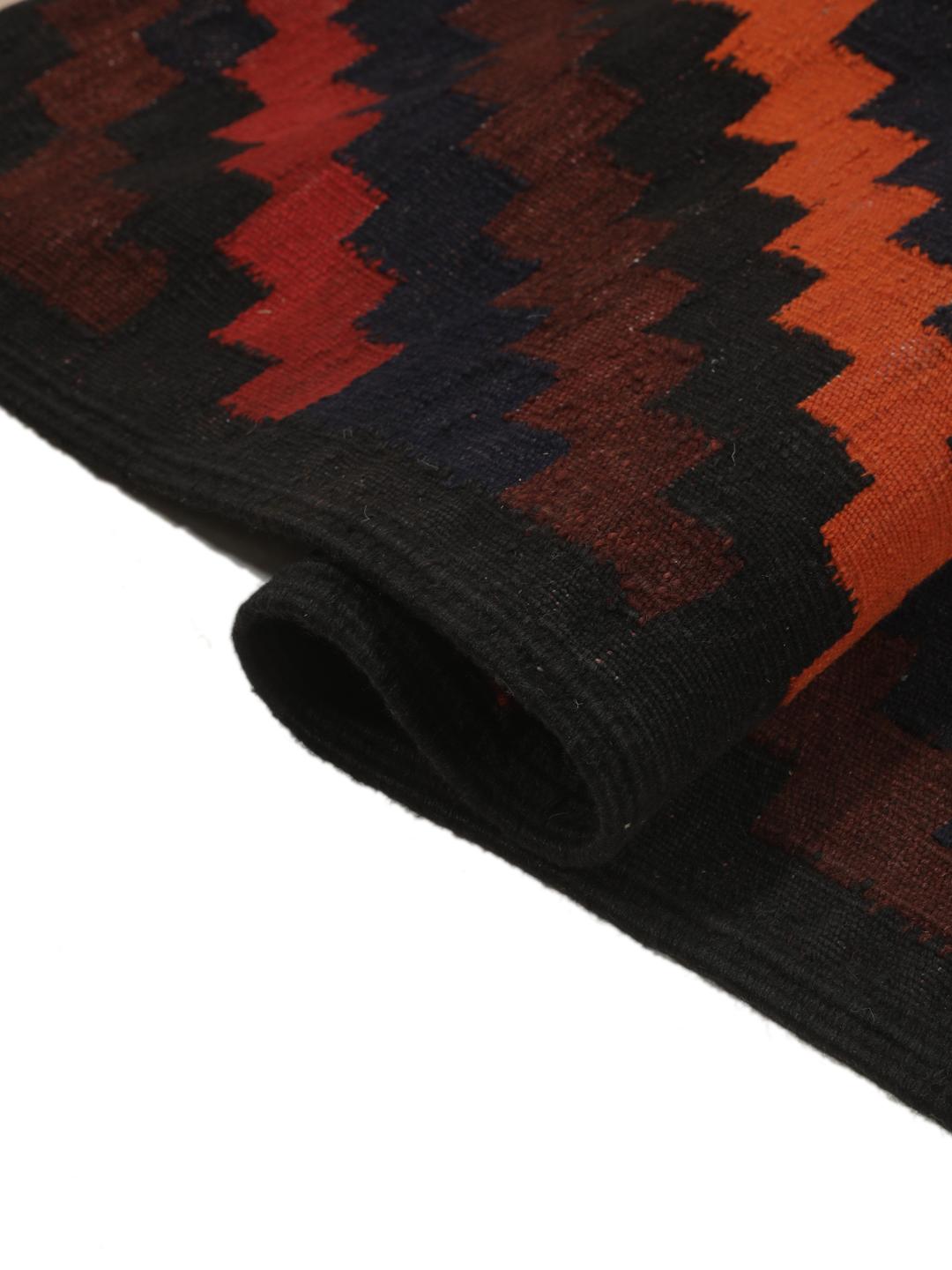 Chemin de table Kelim afghan tissé à la main avec un motif géométrique en losanges rouge foncé et orange