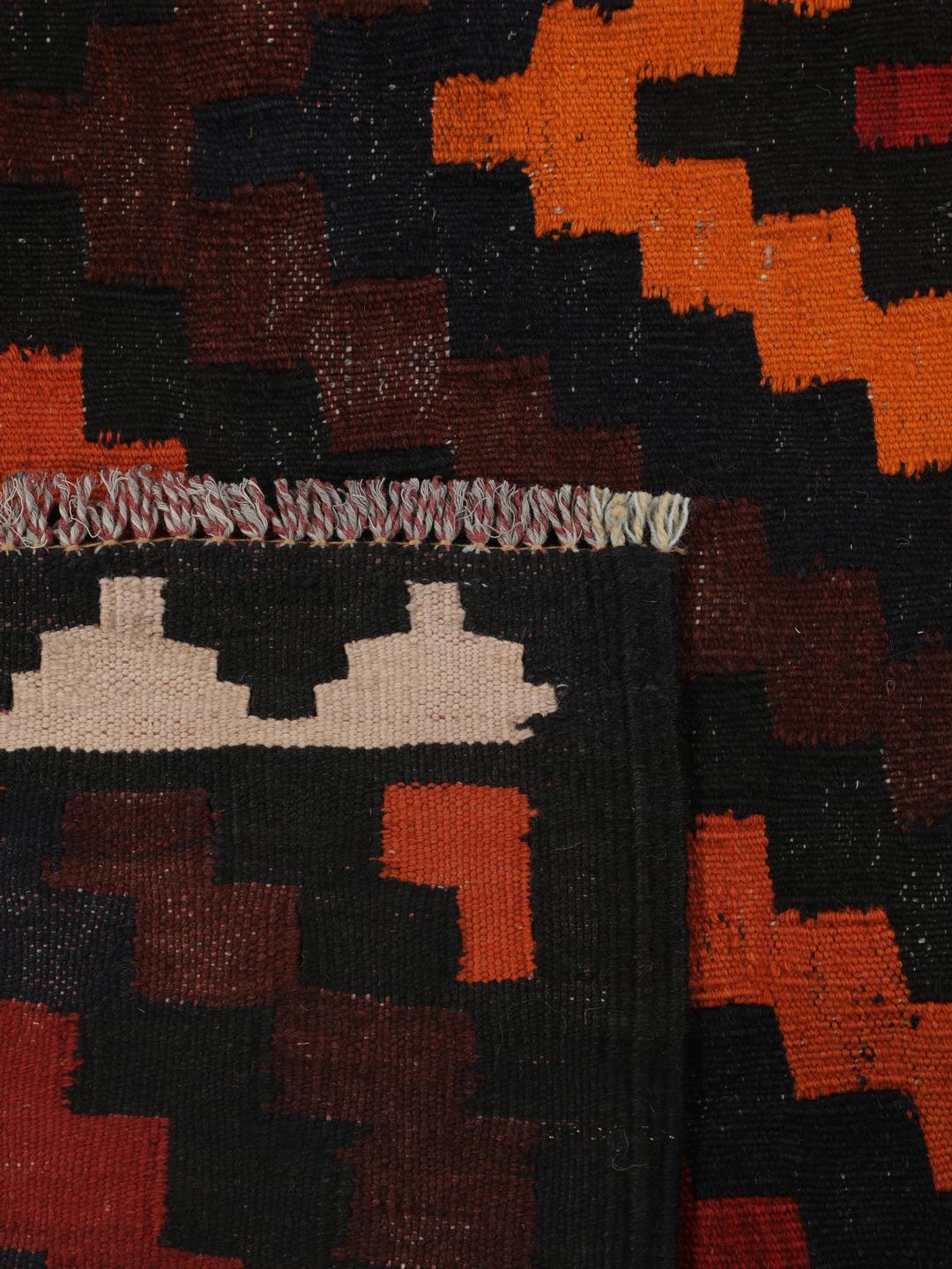Chemin de table Kelim afghan tissé à la main avec un motif géométrique en losanges rouge foncé et orange