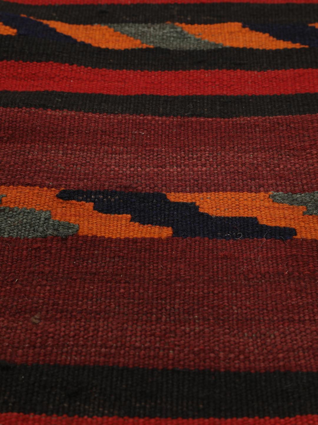 Tapis de couloir vintage afghan tissé à la main avec un motif à rayures rouges et noires