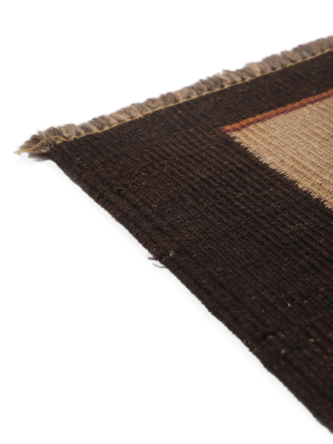 Tapis kelim vintage afghan tissé à la main avec des rayures noires et beiges