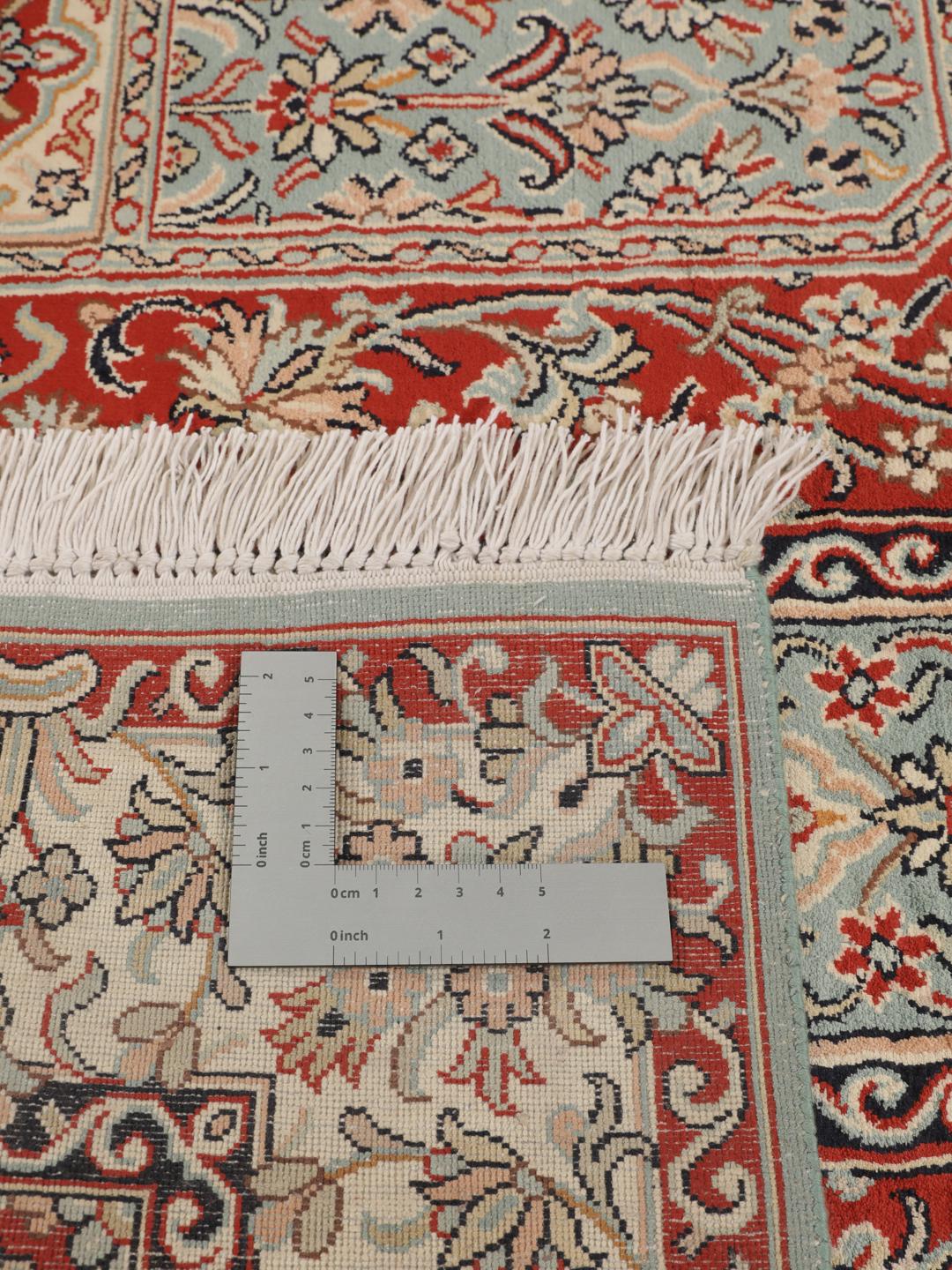 Håndknyttet Kashmir silketæppe fra Indien i røde og beige toner
