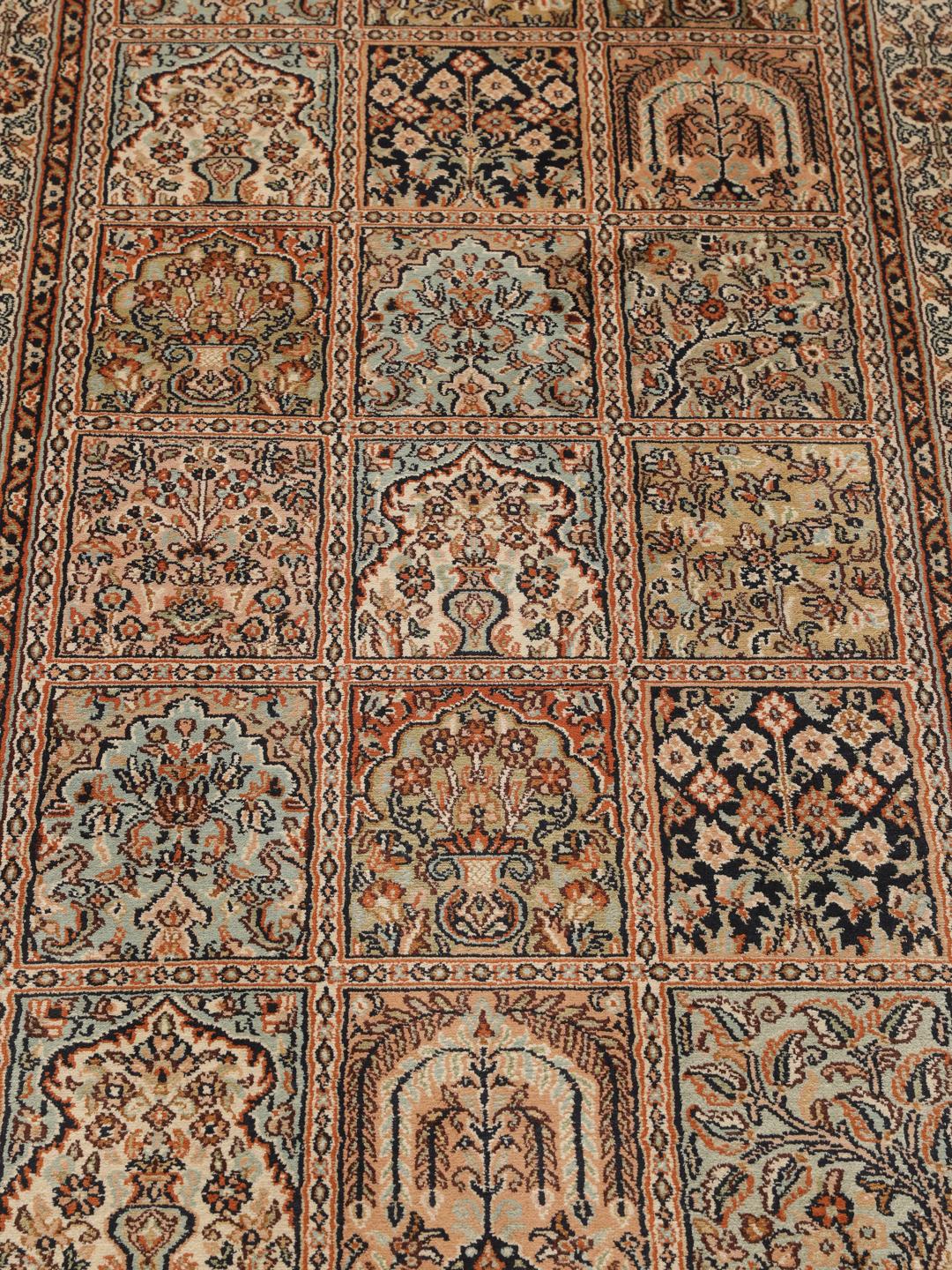 Hand-knotted Kashmir silk runner from India in beige and multicolor