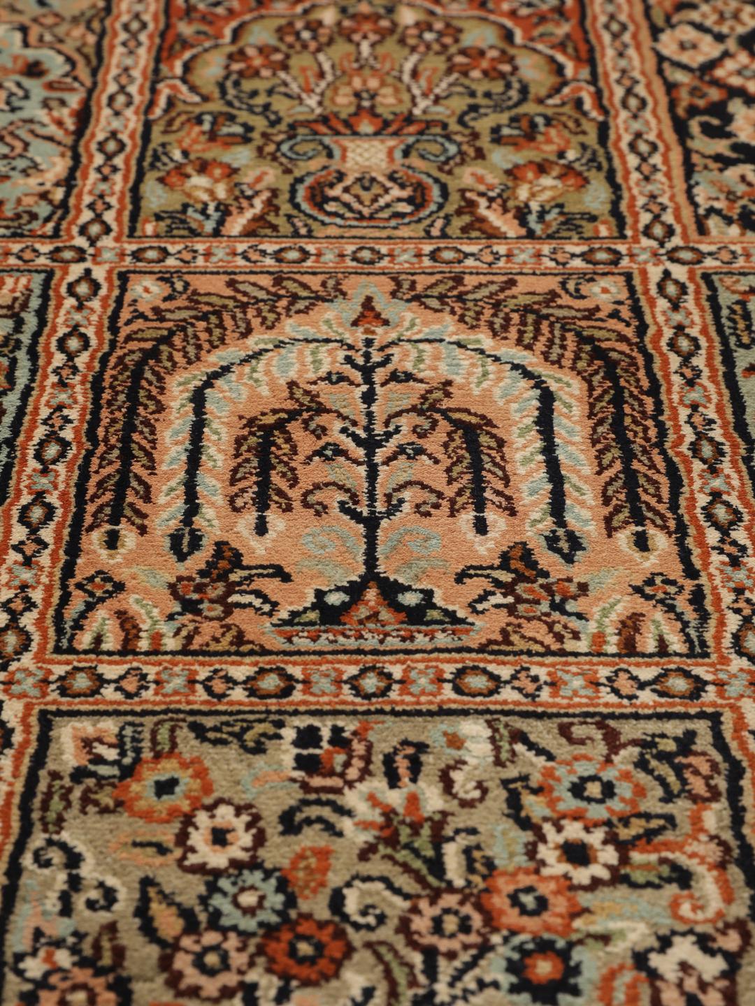Hand-knotted Kashmir silk runner from India in beige and multicolor