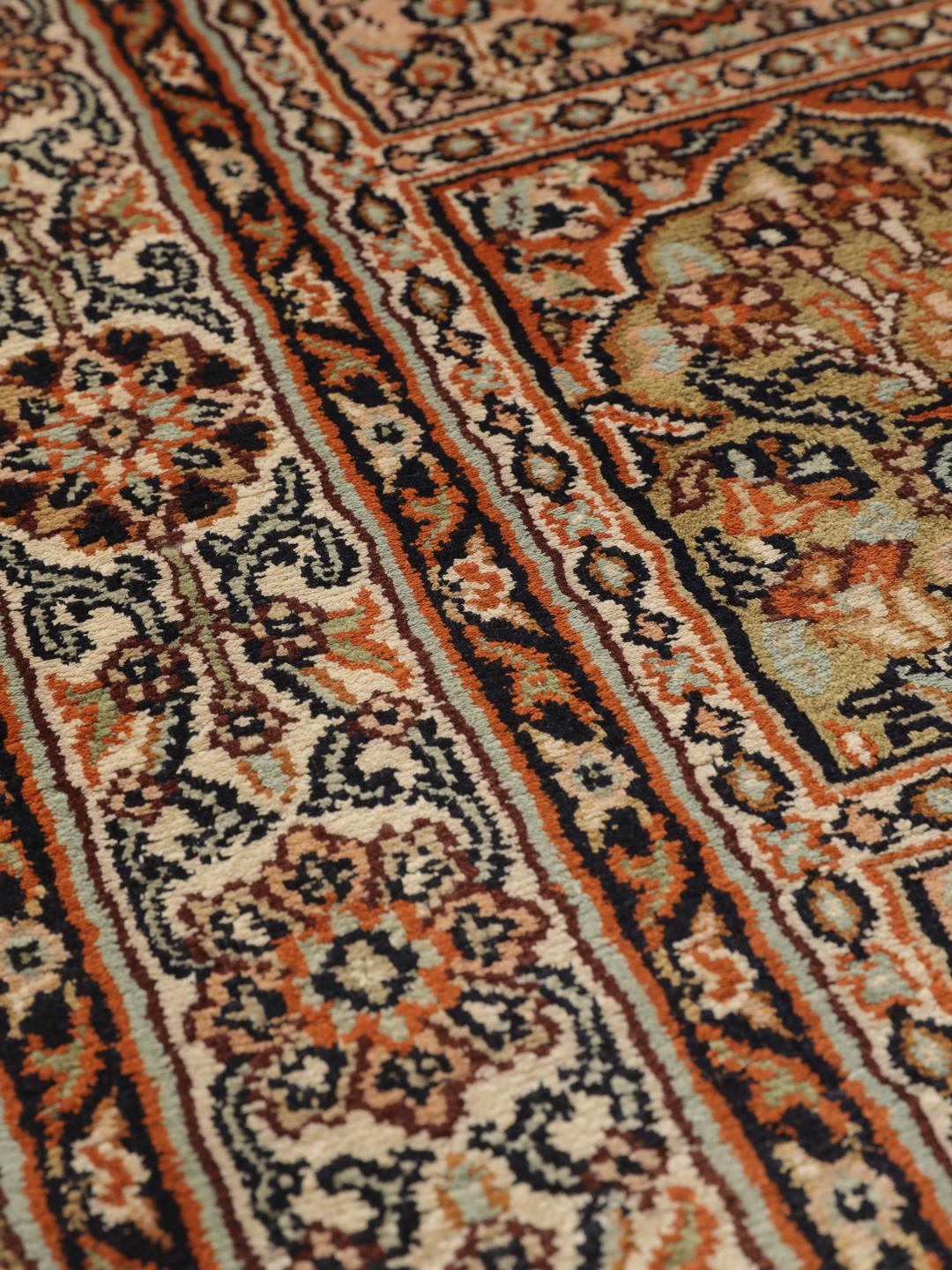 Hand-knotted Kashmir silk runner from India in beige and multicolor
