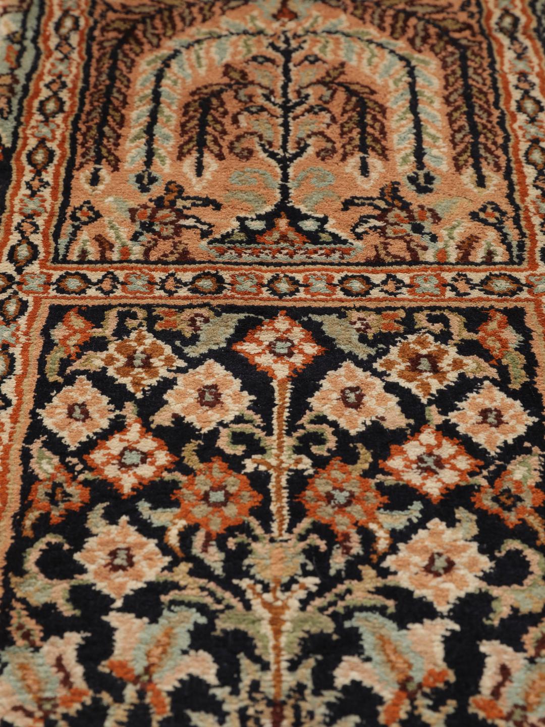 Hand-knotted Kashmir silk runner from India in beige and multicolor