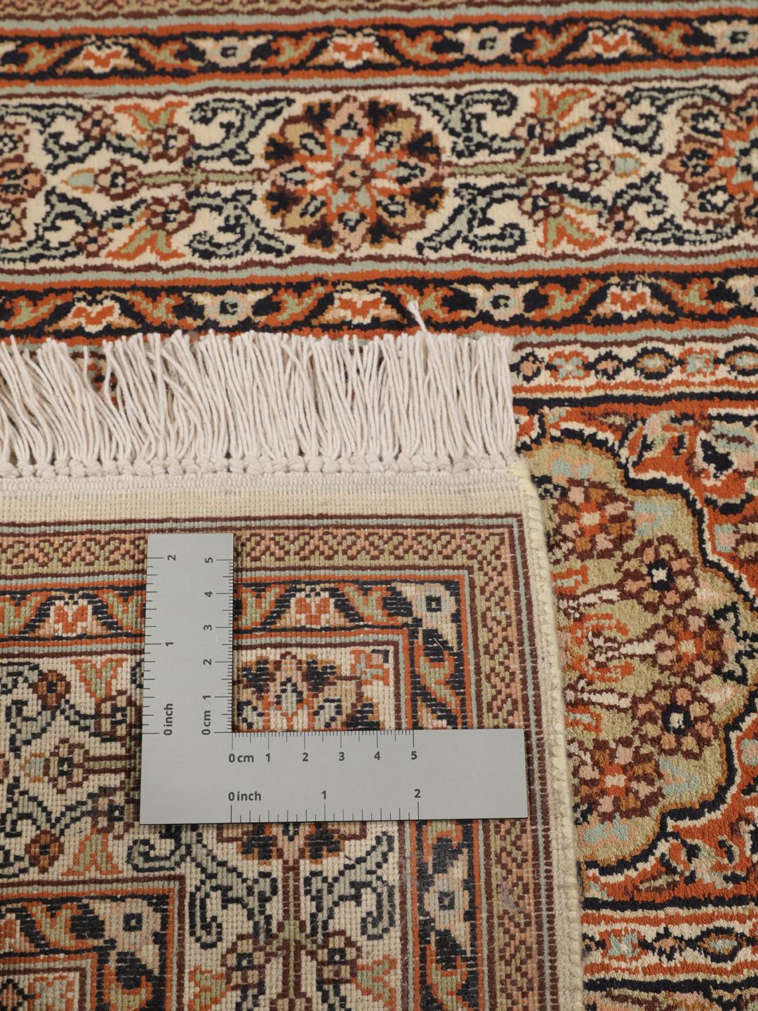 Hand-knotted Kashmir silk runner from India in beige and multicolor
