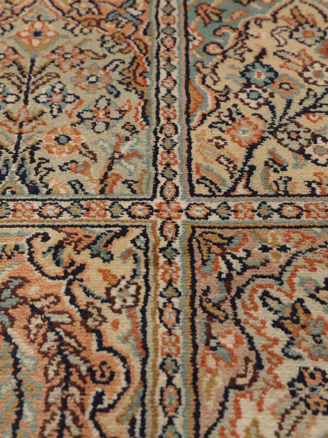 Håndknyttet Kashmir silkeløber fra Indien i beige nuancer