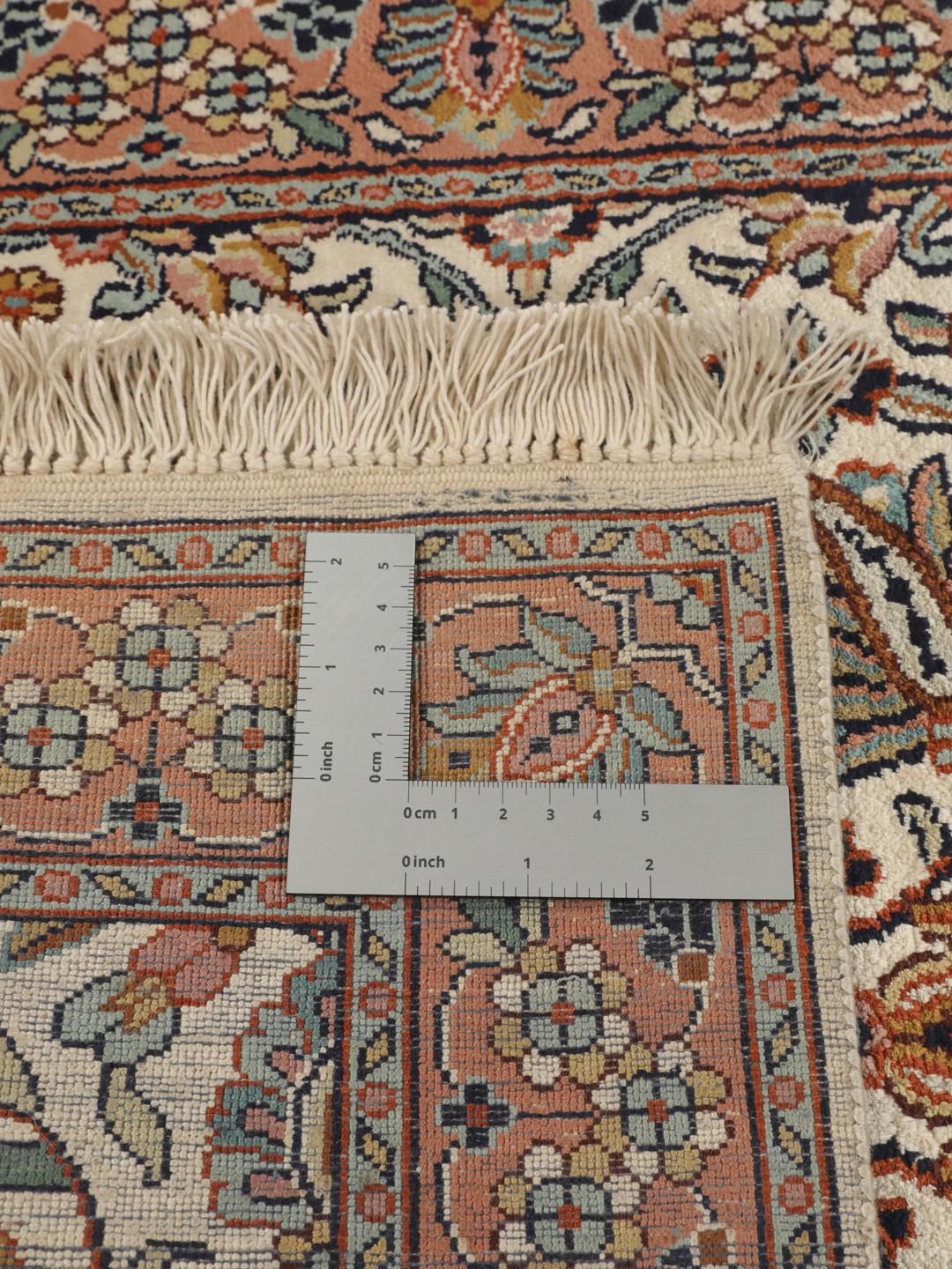 Håndknyttet Kashmir silkeløber i beige med indviklede blomstermønstre fra Indien