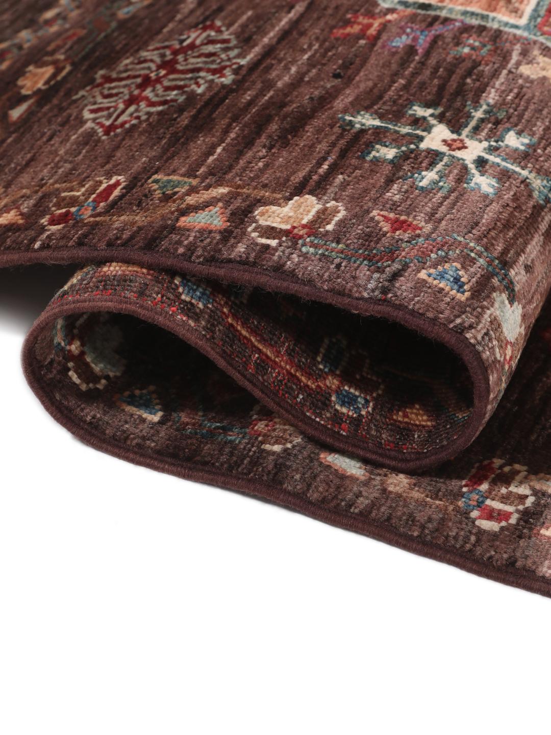 Un tapis couloir unique fait main de couleur brune originaire d'Afghanistan