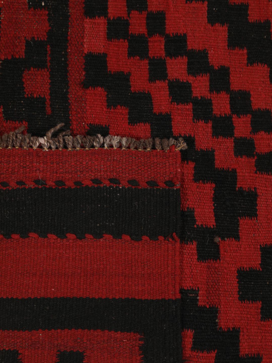 Vintage håndvævet afghansk Kelim-tæppe i rød og sort med geometriske mønstre