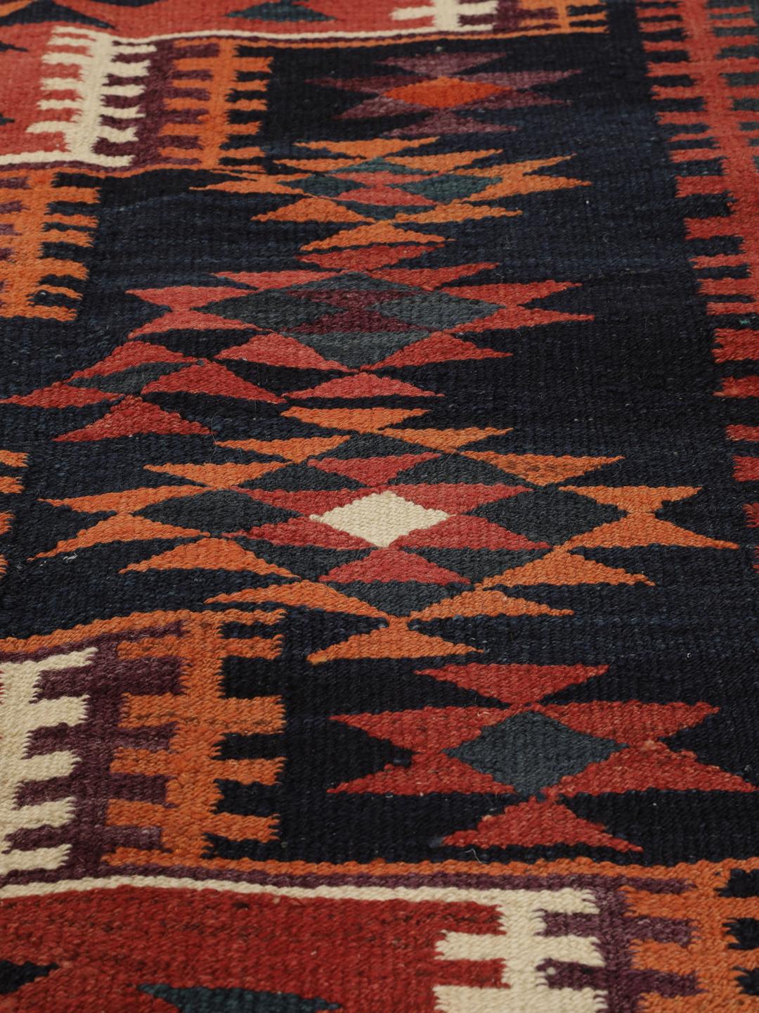 Vintage Kelim-tapijt uit het Midden-Oosten in veelkleurig met geometrische patronen
