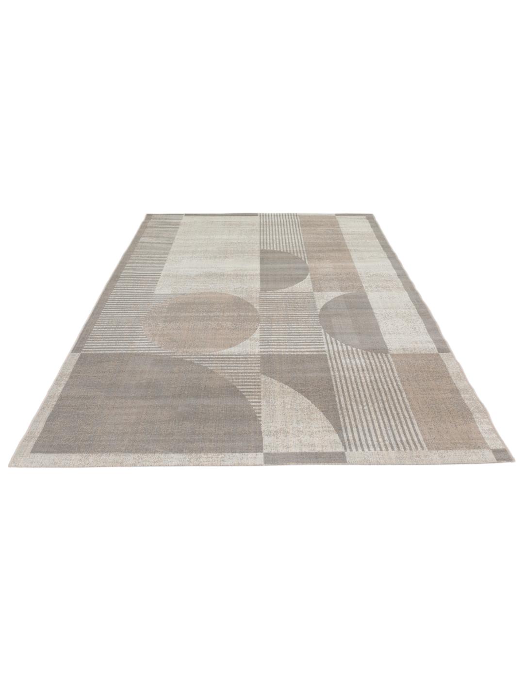 Beige og grå tæppe med geometrisk mønster