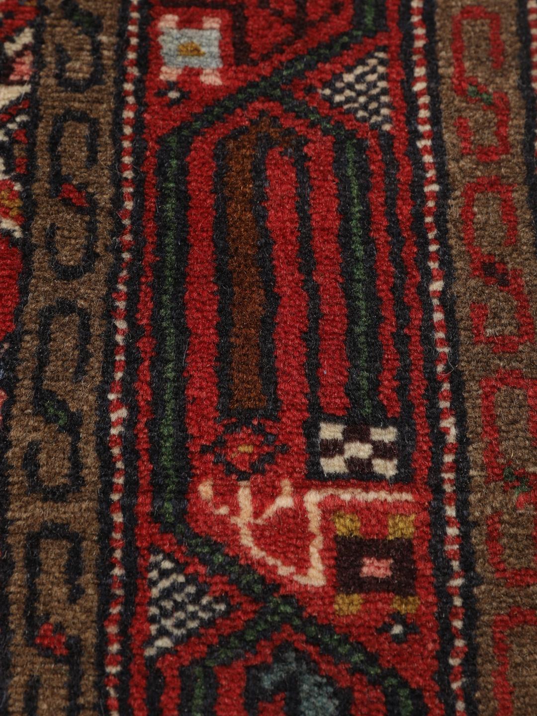 Handgeknoopte Hamadan loper uit het Midden-Oosten in rood- en beige tinten