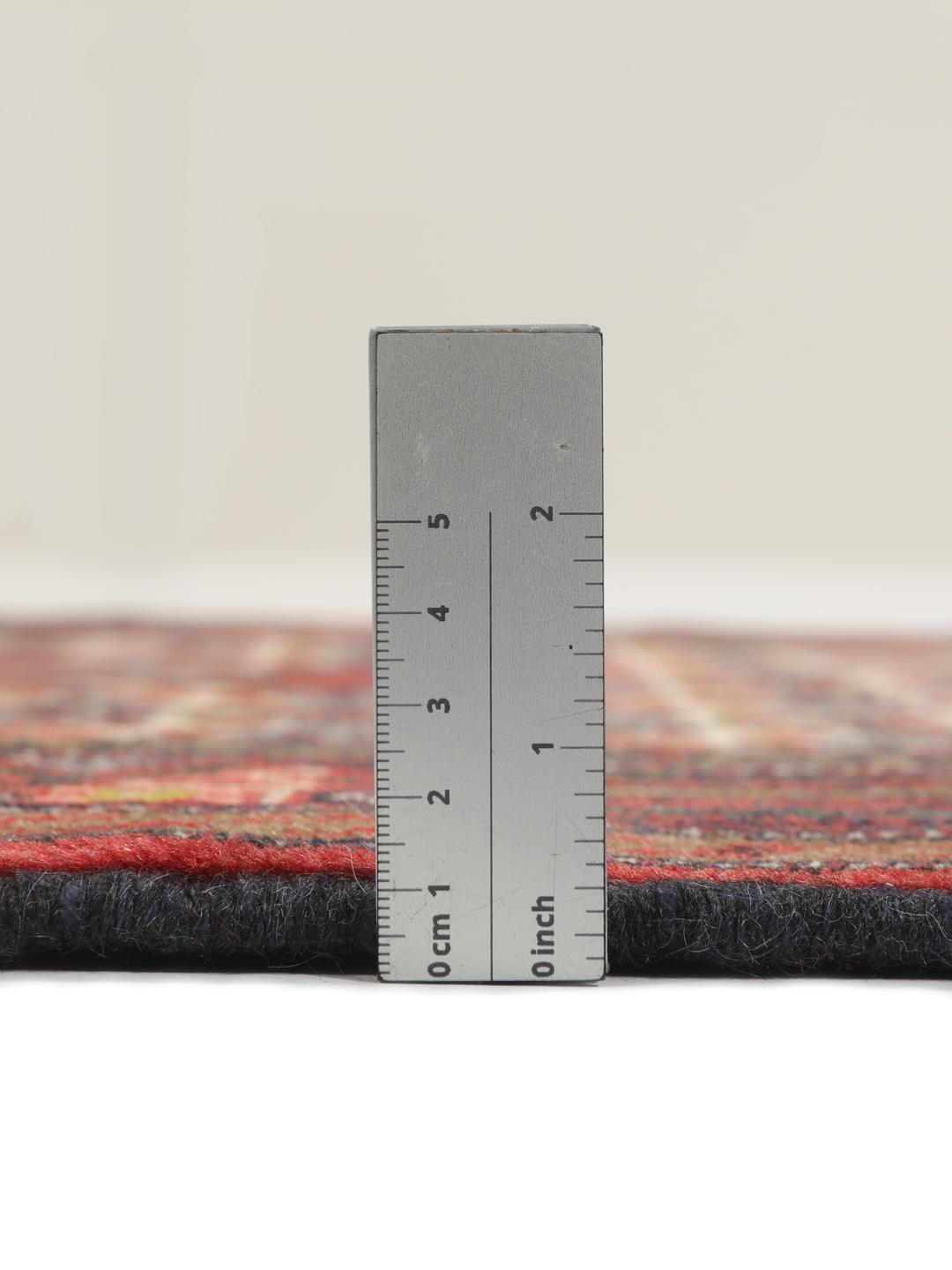 Handgeknoopte Hamadan loper uit het Midden-Oosten in rood- en beige tinten