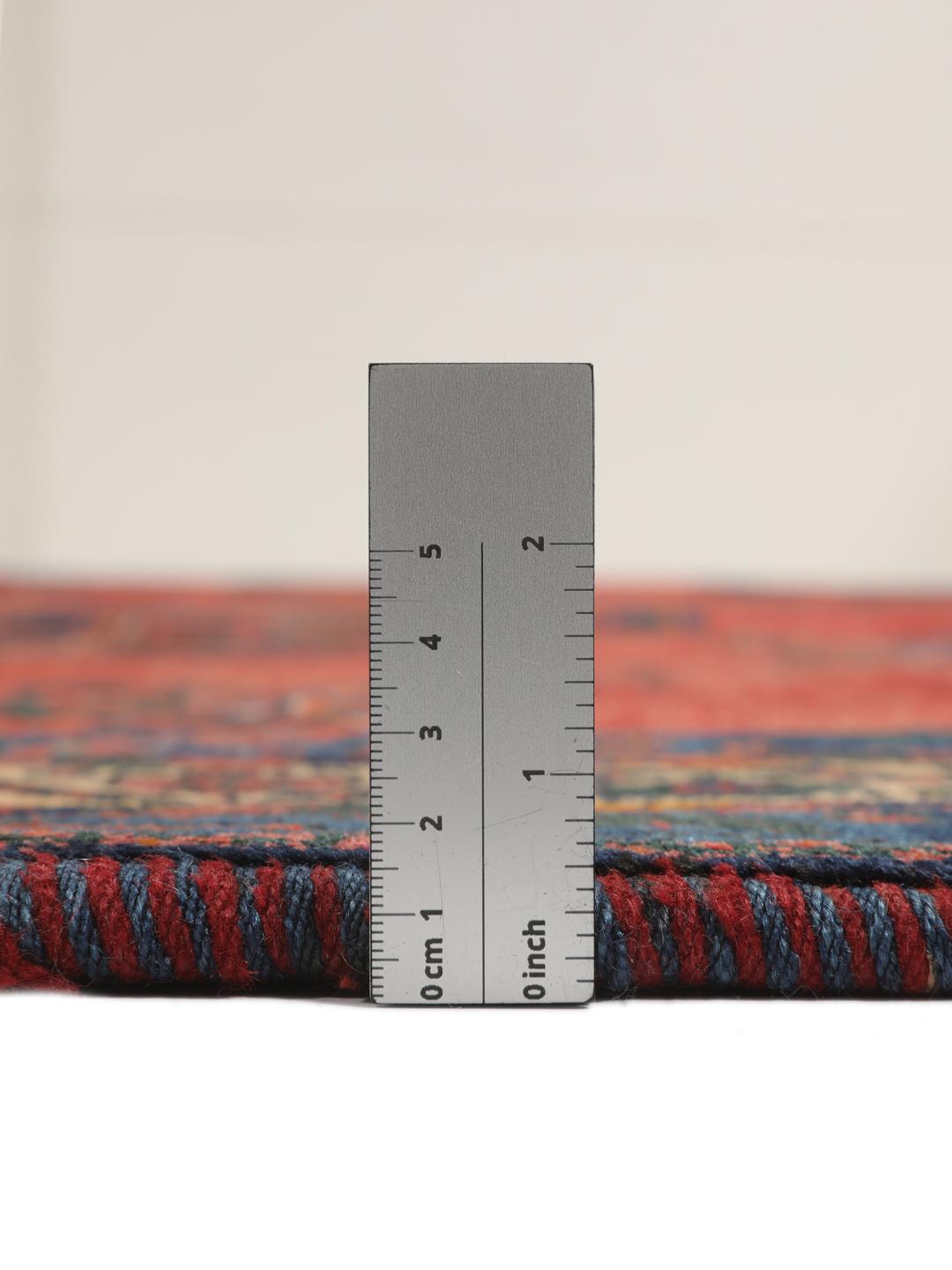 Håndknyttet Afshar Sirjan-tæppe med symbolske fuglemotiver i røde og mørkeblå toner