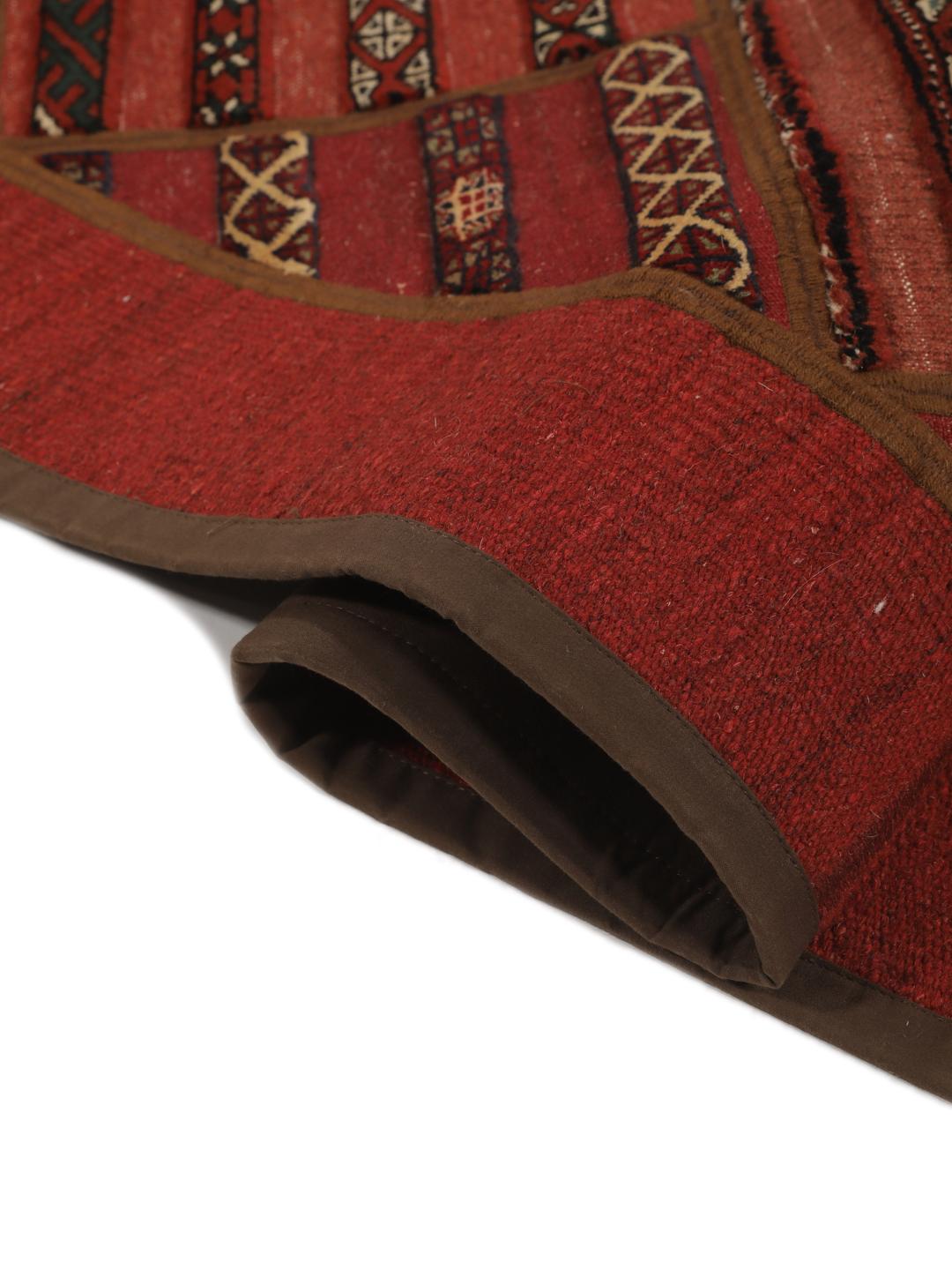 Tapis patchwork rouge tissé à la main provenant du Moyen-Orient