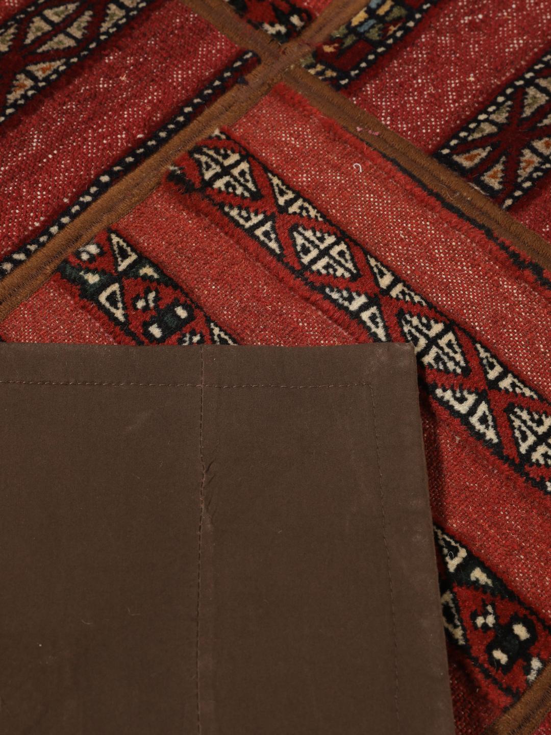 Tapis patchwork rouge tissé à la main provenant du Moyen-Orient