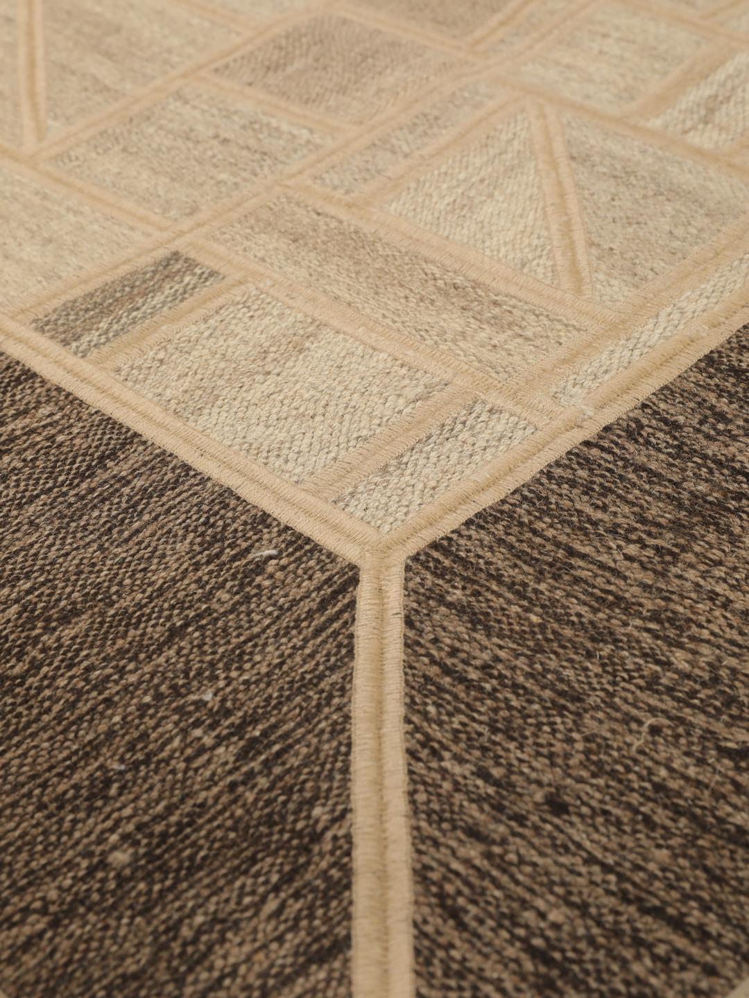 Handgeweven patchwork tapijt uit het Midden-Oosten in beige en bruine tinten