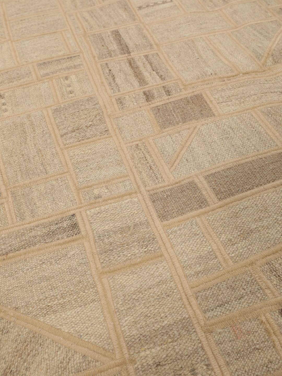Handgeweven patchwork tapijt uit het Midden-Oosten in beige en bruine tinten