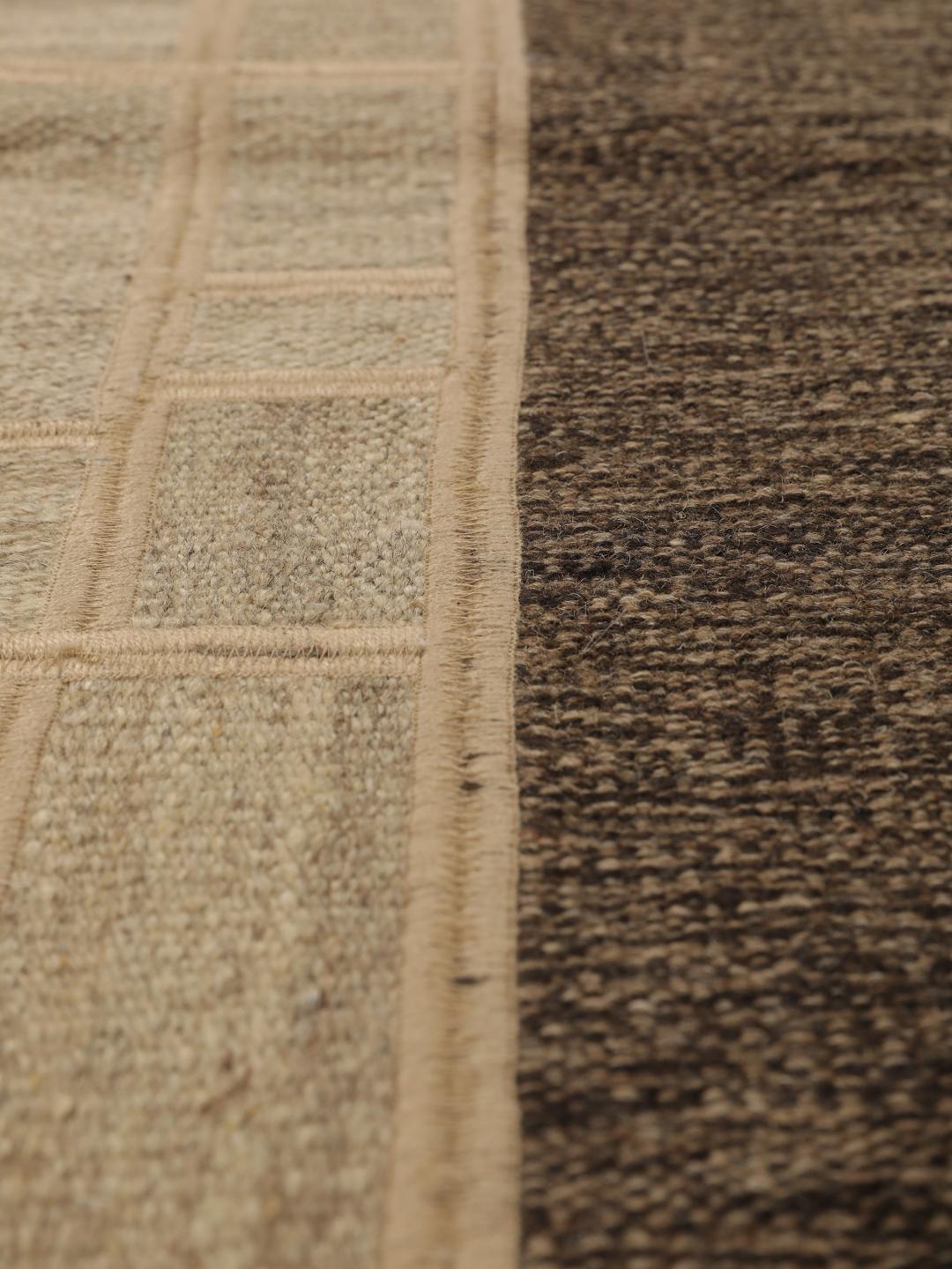 Handgeweven patchwork tapijt uit het Midden-Oosten in beige en bruine tinten
