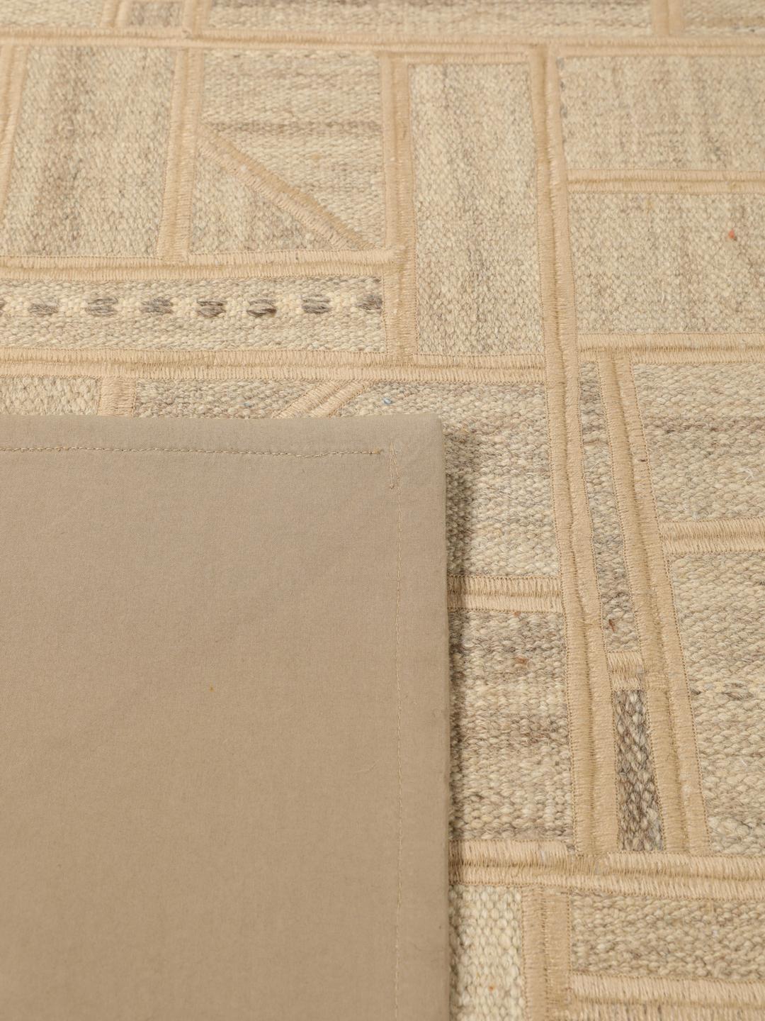 Handgeweven patchwork tapijt uit het Midden-Oosten in beige en bruine tinten
