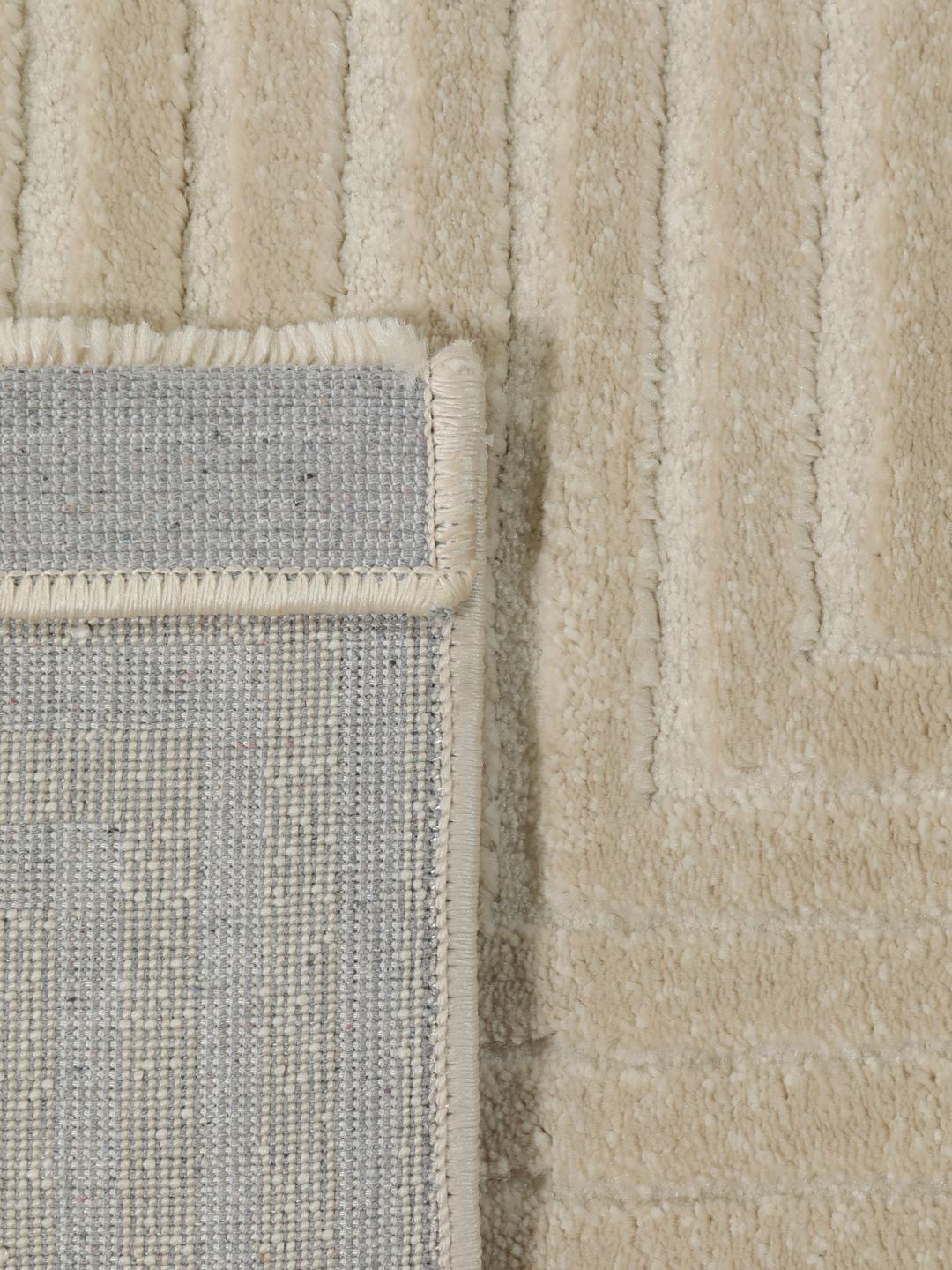 
    Illusion - Cream white - 200 x 300 cm
  