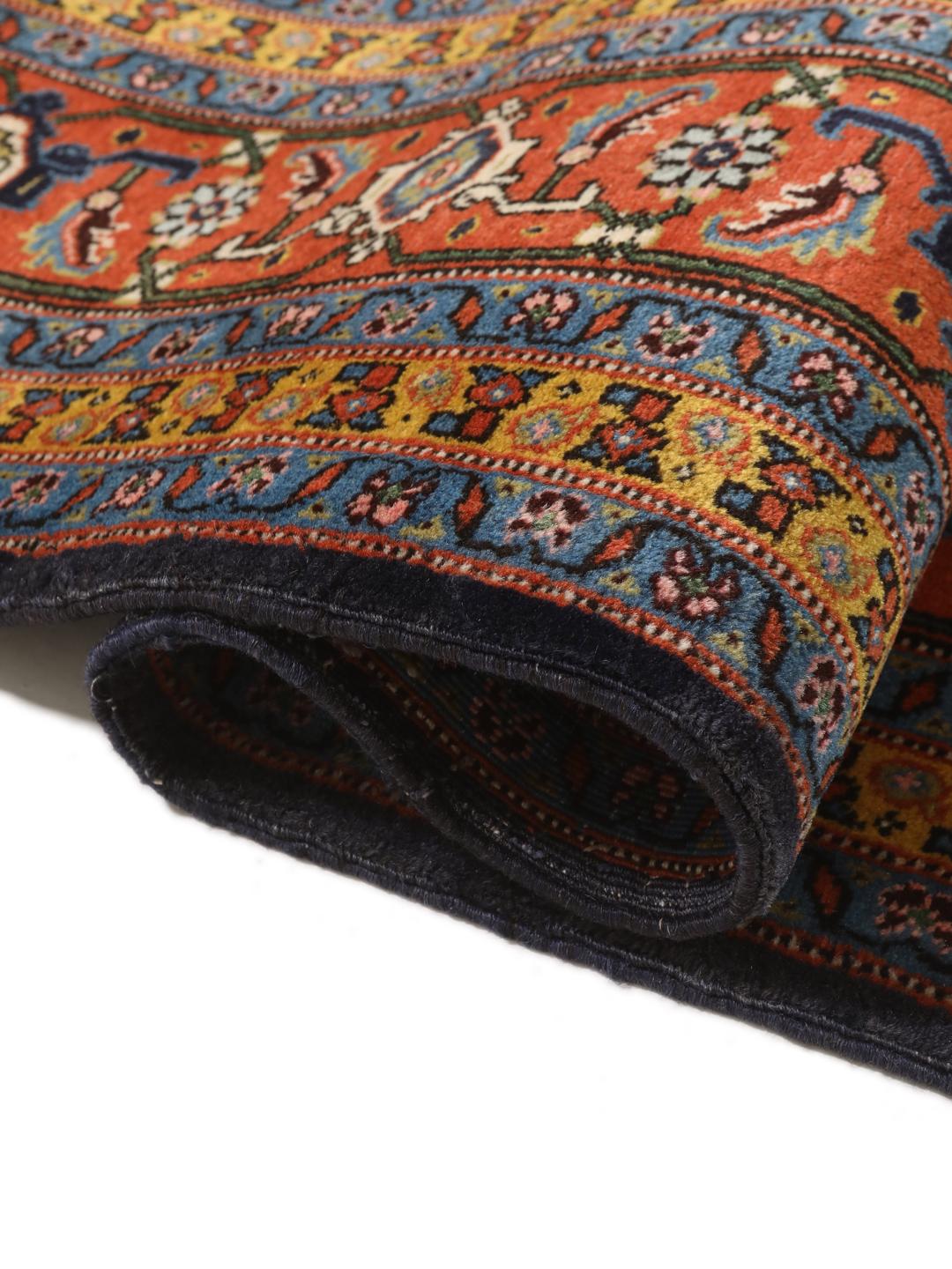 Handgeknoopt Ardebil-tapijt met een donkerrood en donkerblauw medaillonpatroon