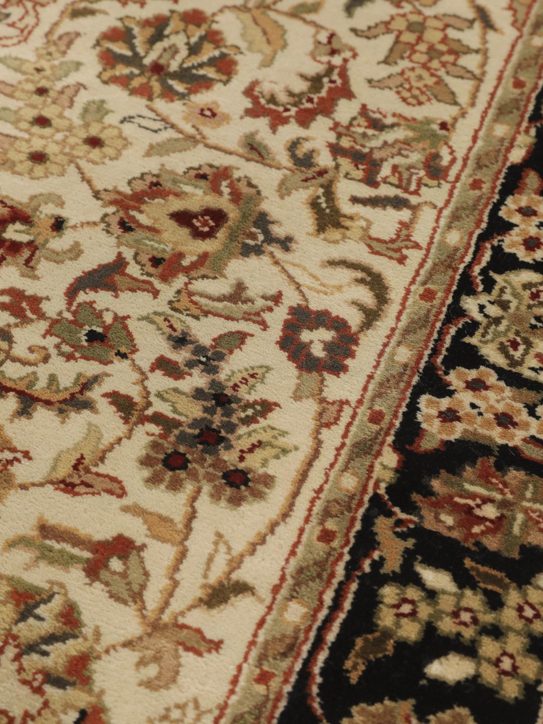 Håndknyttet Sarough American løber fra Indien med beige bund og blomstermotiver