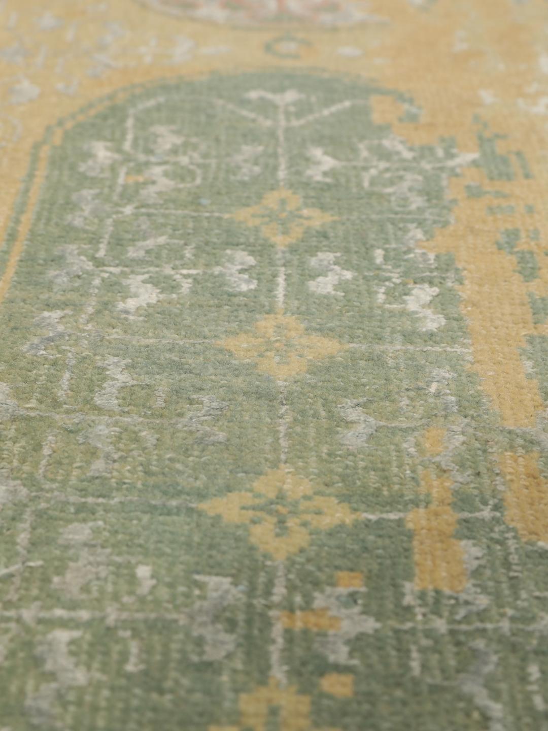 Moderne designtæppe fra Indien i flerfarvede toner