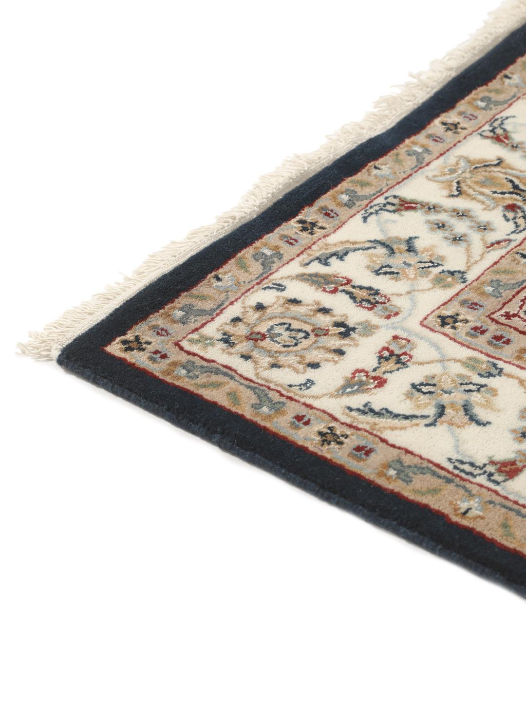 Tapis Nain Indo noué à la main provenant d'Inde avec un médaillon floral bleu central