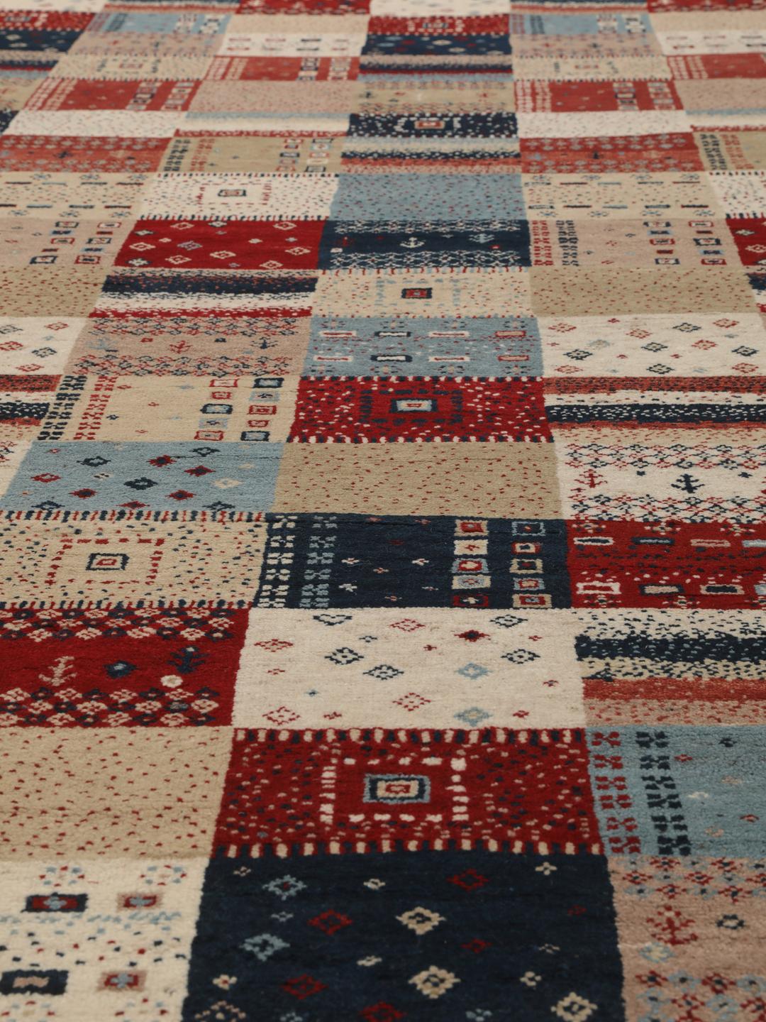 Ręcznie wiązany dywan Gabbeh Loribaft z Indii z wielokolorowym wzorem patchwork