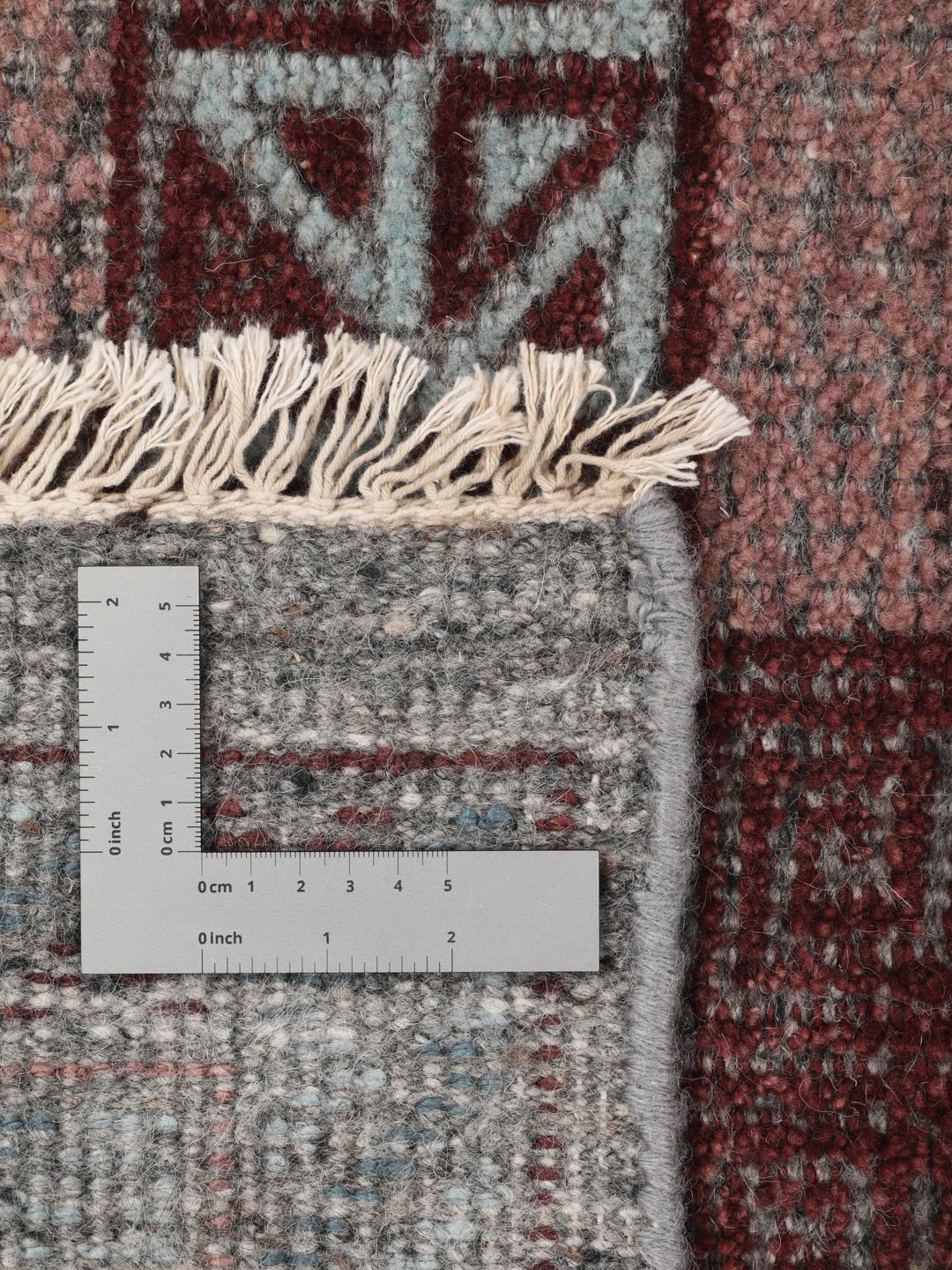 Modern handgeknoopt tapijt uit India met geometrische patronen in multicolor Wool.