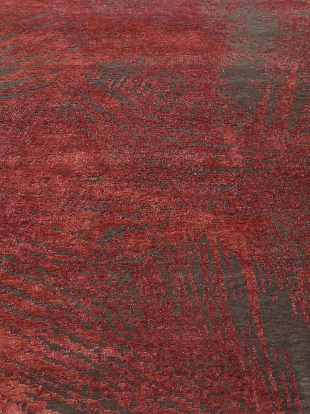 Handgeknoopt Contemporary Design tapijt uit India in donkerrood en donkergrijs
