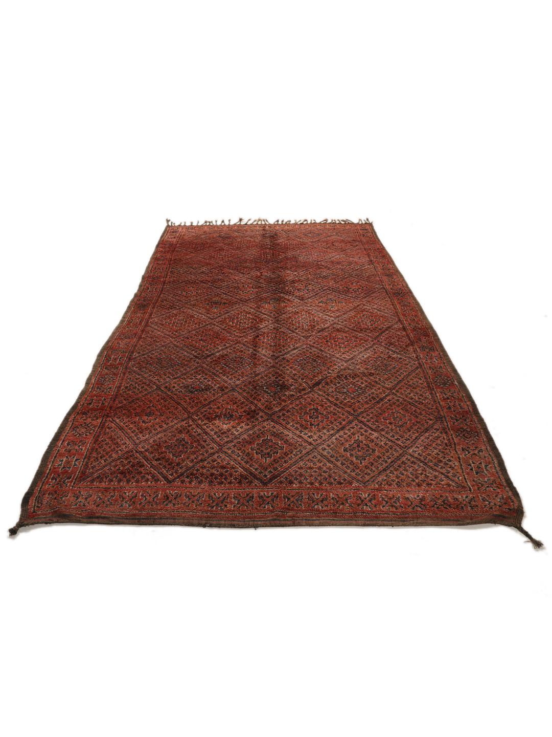 Vintage handgeknüpfter Marokkanischer Berber Beni Ourain Teppich mit rotem Rautenmuster