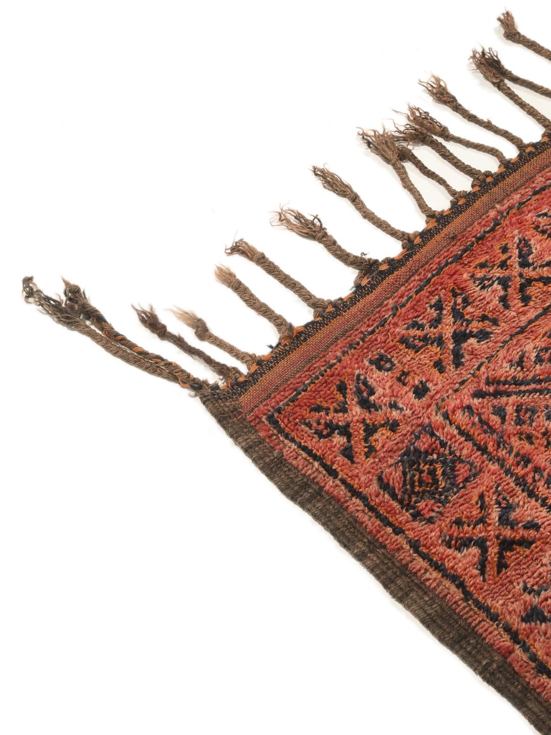 Vintage handgeknüpfter Marokkanischer Berber Beni Ourain Teppich mit rotem Rautenmuster