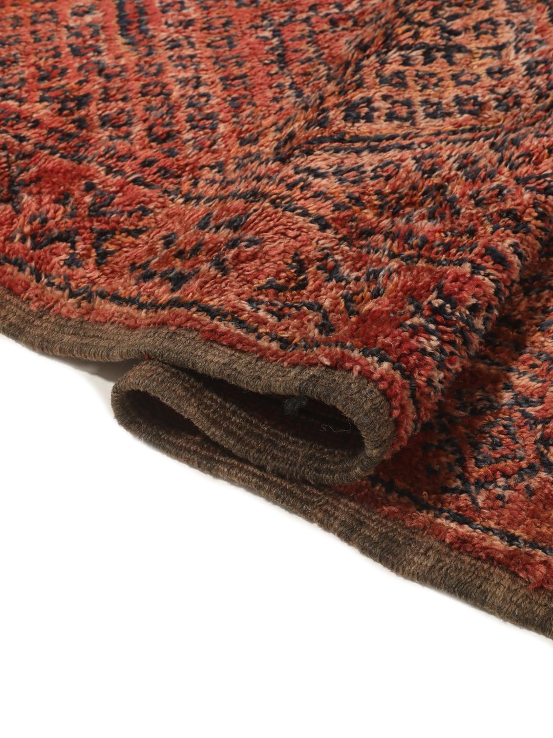 Vintage handgeknüpfter Marokkanischer Berber Beni Ourain Teppich mit rotem Rautenmuster